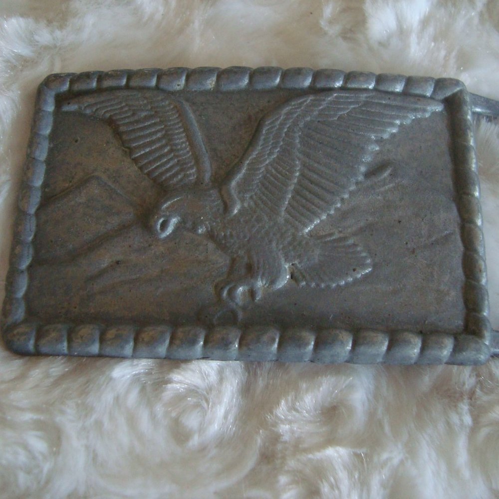 Vintage Raised Eagle Flying Over Mountains Rope Boarder Belt‎ Buckle